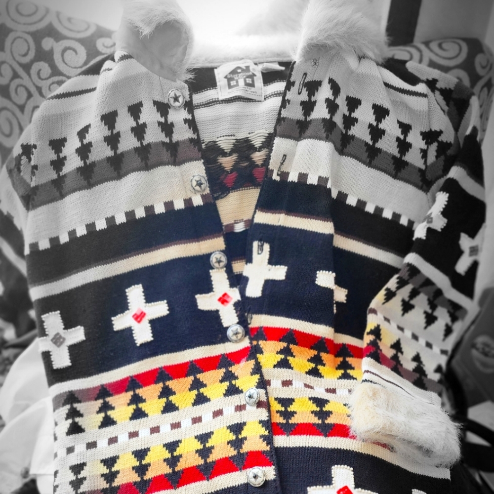 Native American sweater button up medium